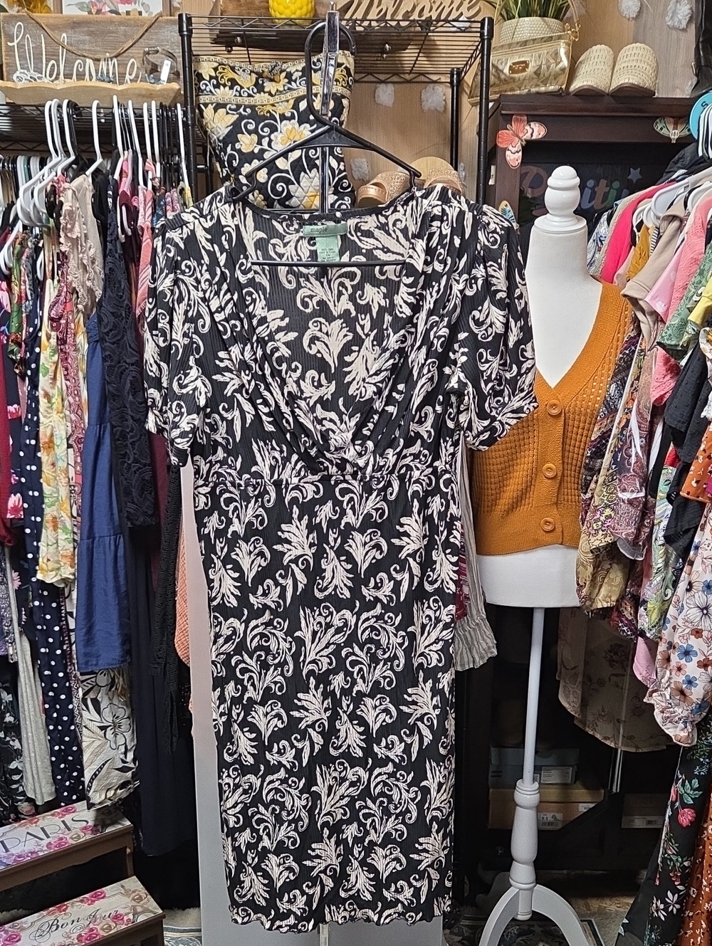 Vintage Anthropologie Maple Filigree Damask 100% Silk Dress Size Small